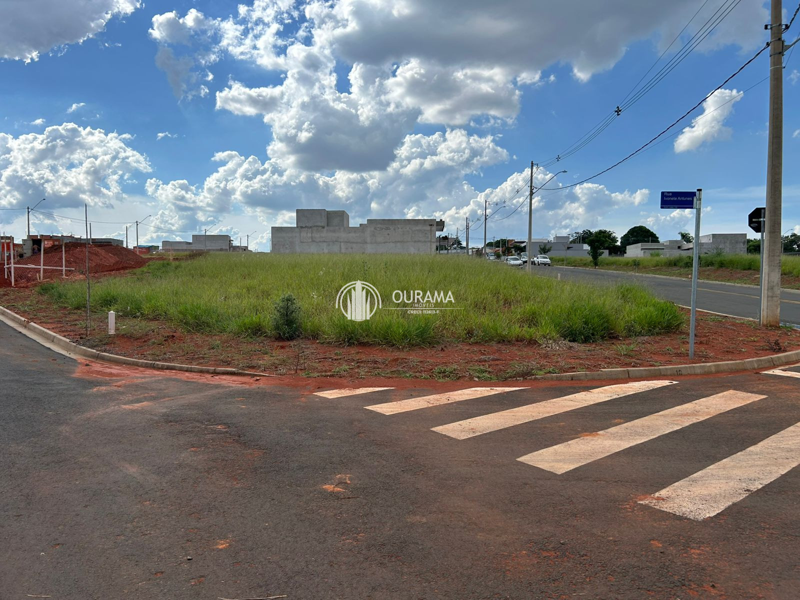Terreno em condomínio em Jardim Florença