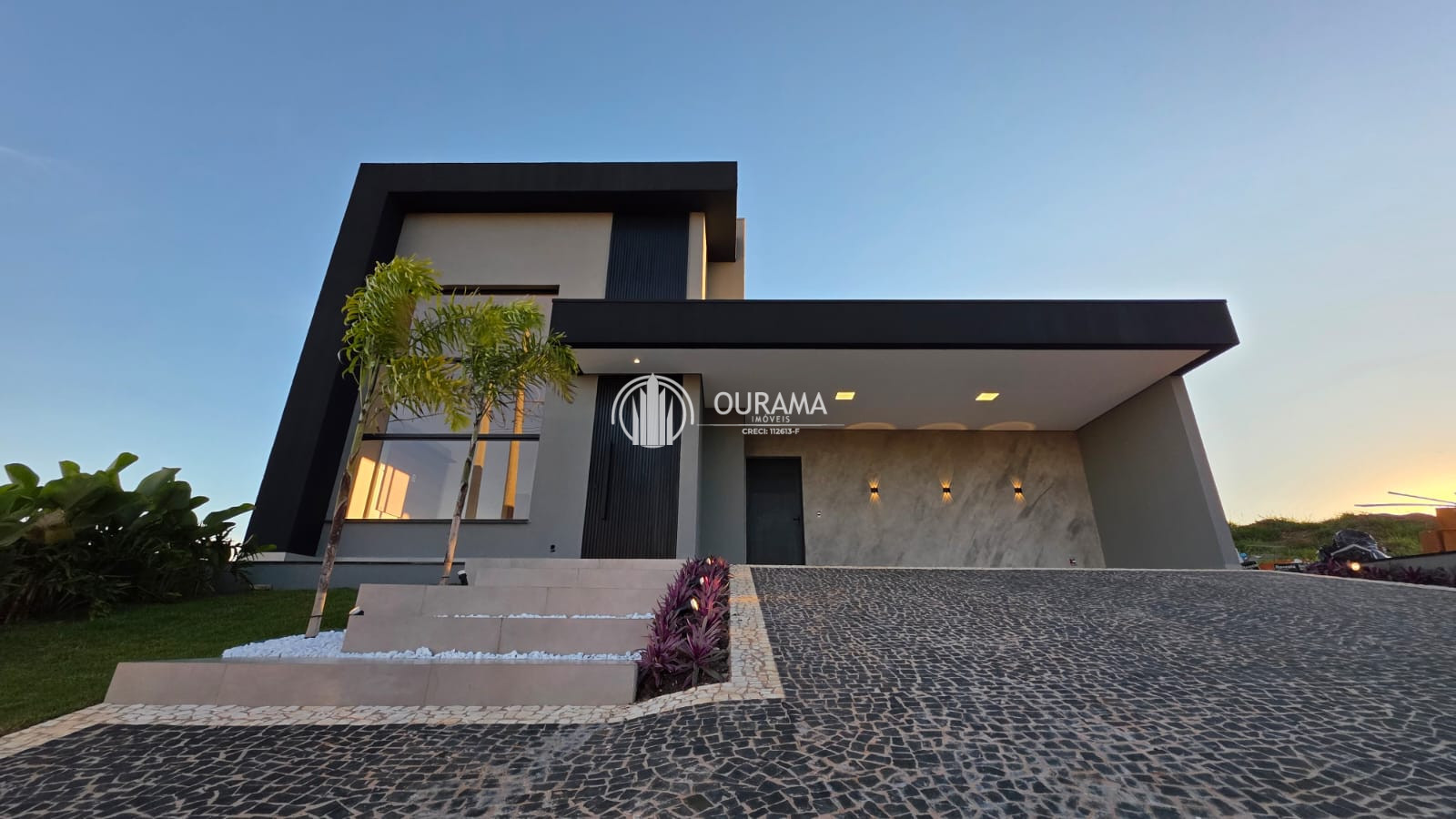 Casa em condomínio em Jardim Florença