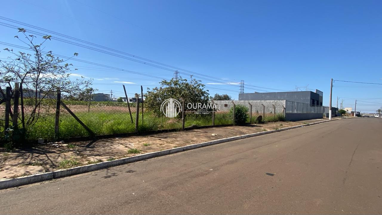 Terreno / Lote em Parque Universitário