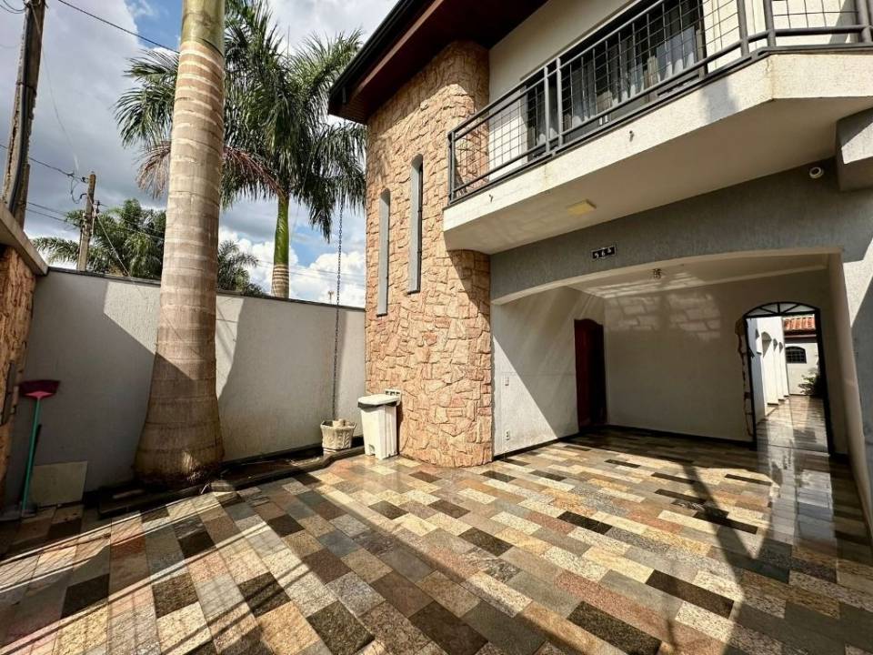 Casa em Jardim Nossa Senhora do Carmo