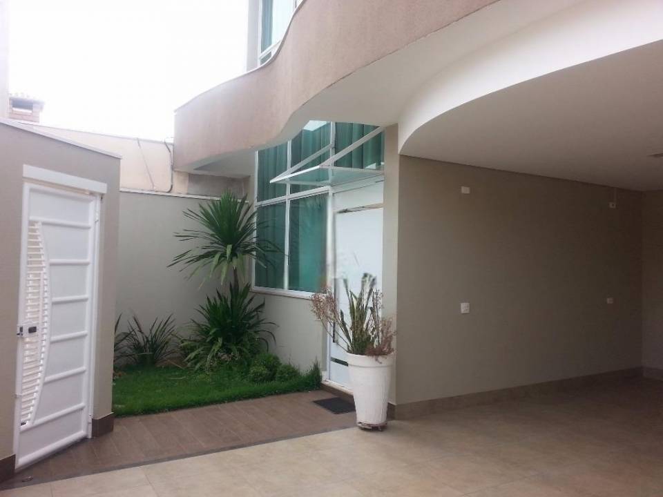 Casa em Jardim Souza Queiroz