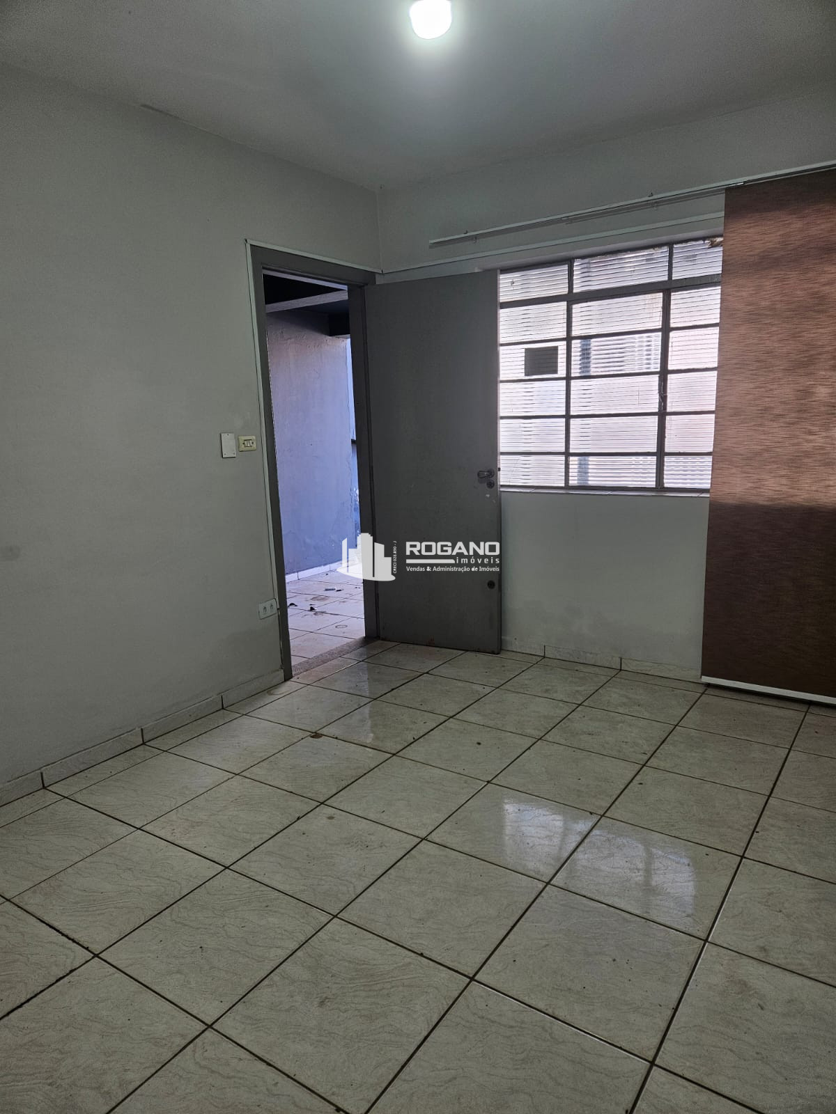 Casa comercial em Cidade Jardim II