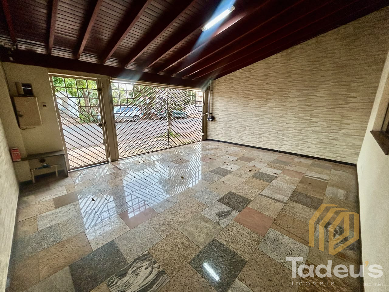 Casa com 3 dormitórios à venda, 204m² por R$ 758.000,00 - Jardim São Francisco - Santa Bárbara D'Oeste/SP — foto 2