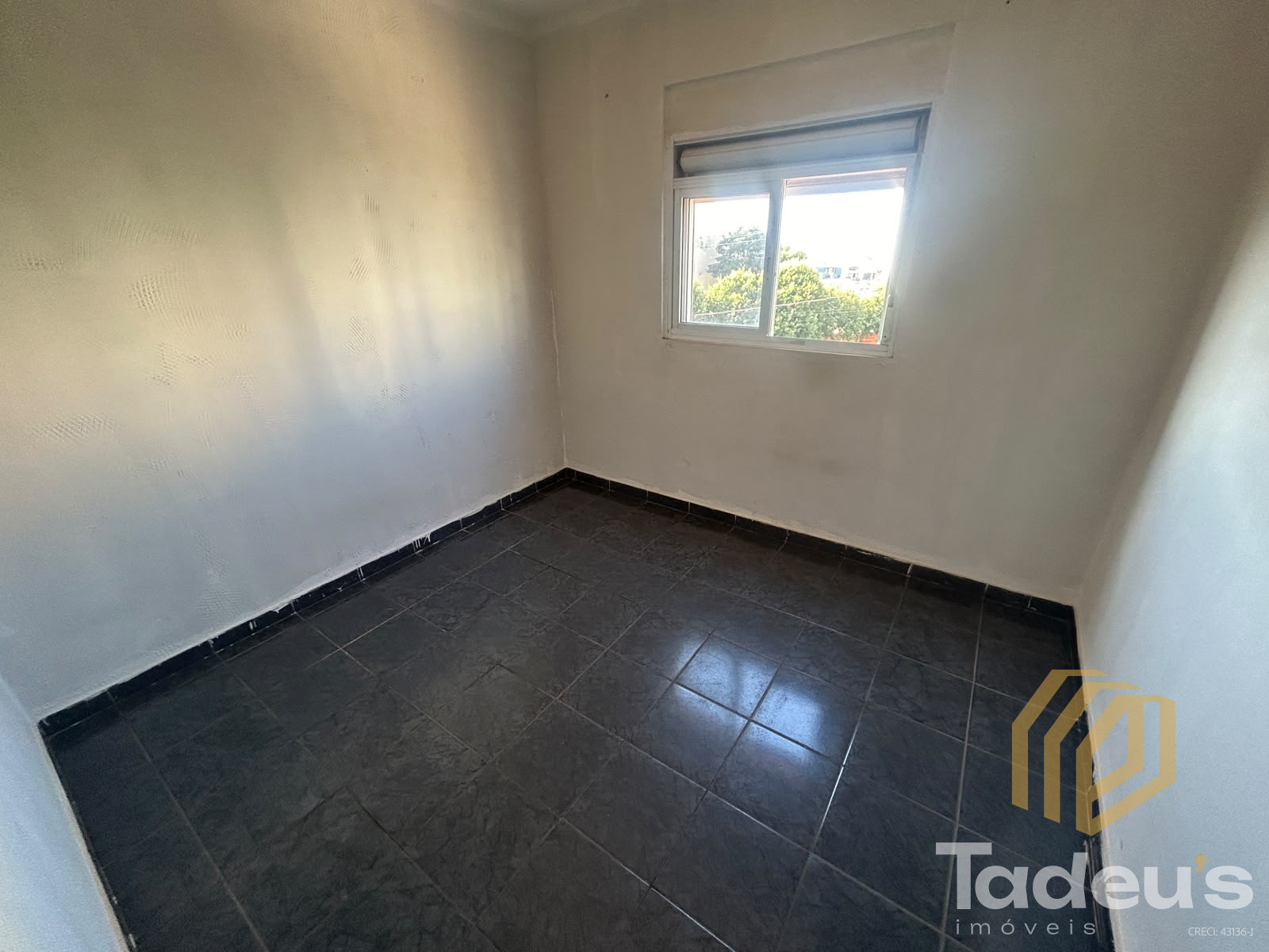Apartamento em Conjunto Habitacional Roberto Romano