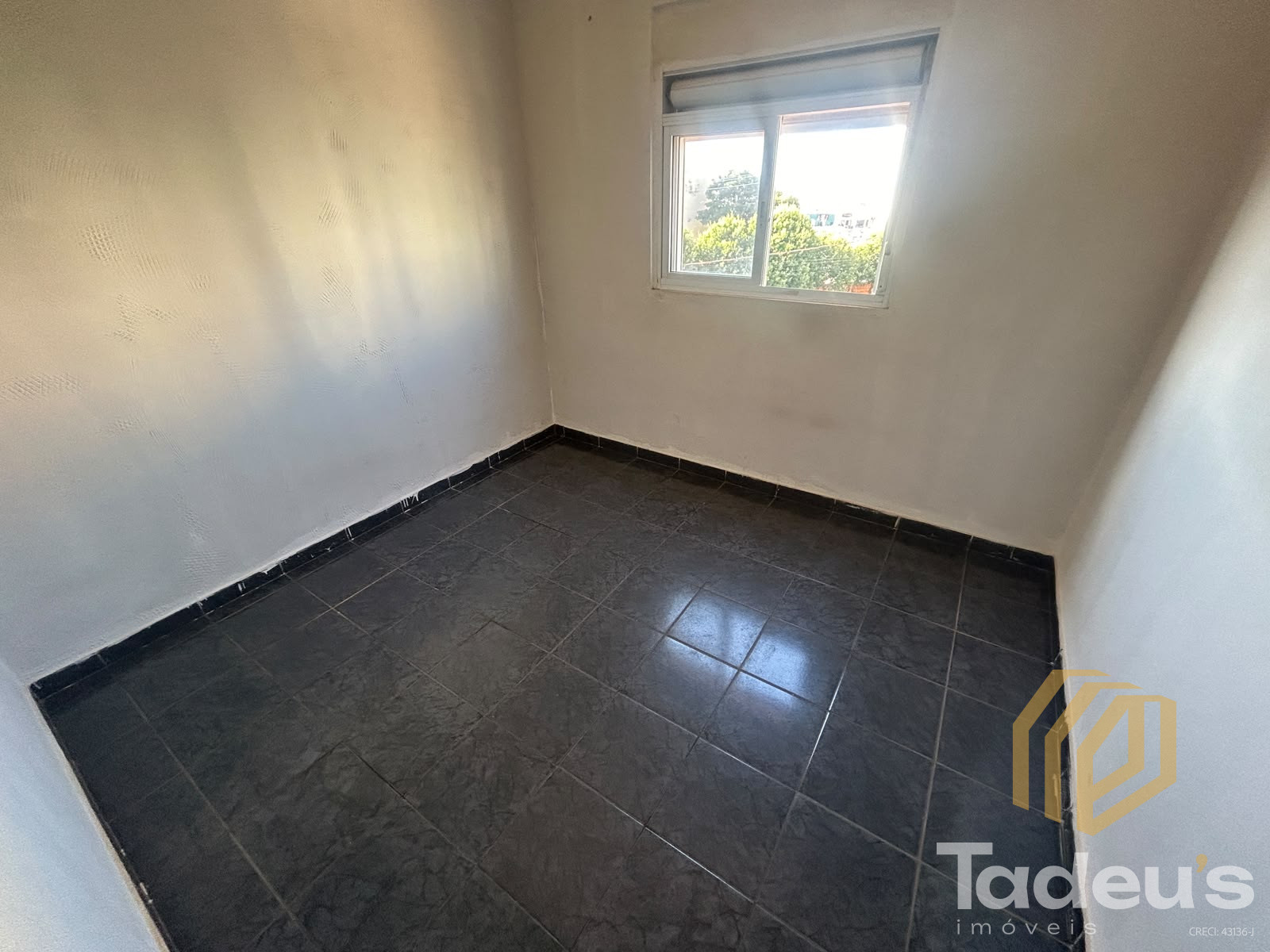 Apartamento com 2 dormitórios à venda por R$ 90.000,00 - Conjunto Habitacional Roberto Romano - Santa Bárbara D'Oeste/SP — foto 2