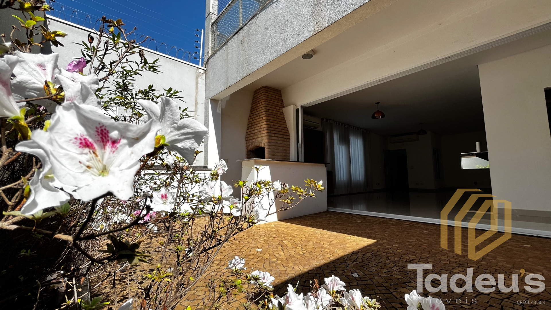 Casa em condomínio em Jardim Santa Alice