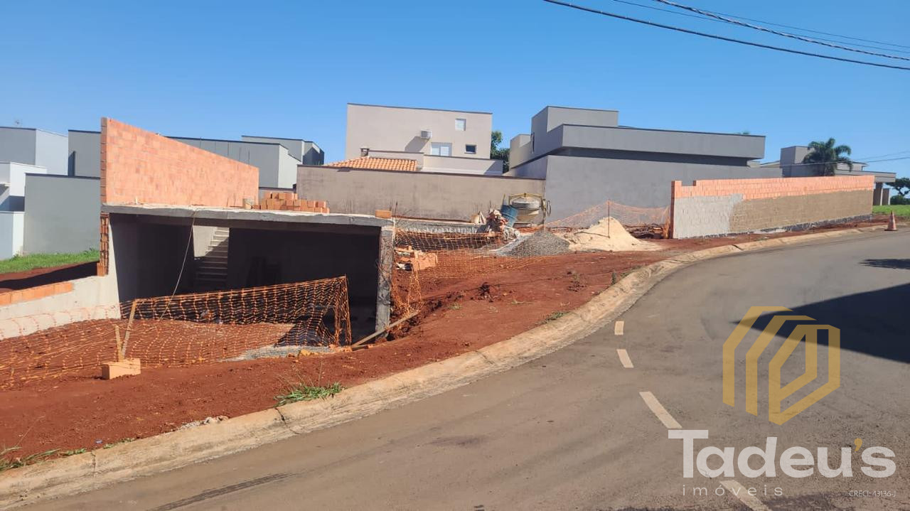 Terreno em condomínio em Jardim Santa Alice