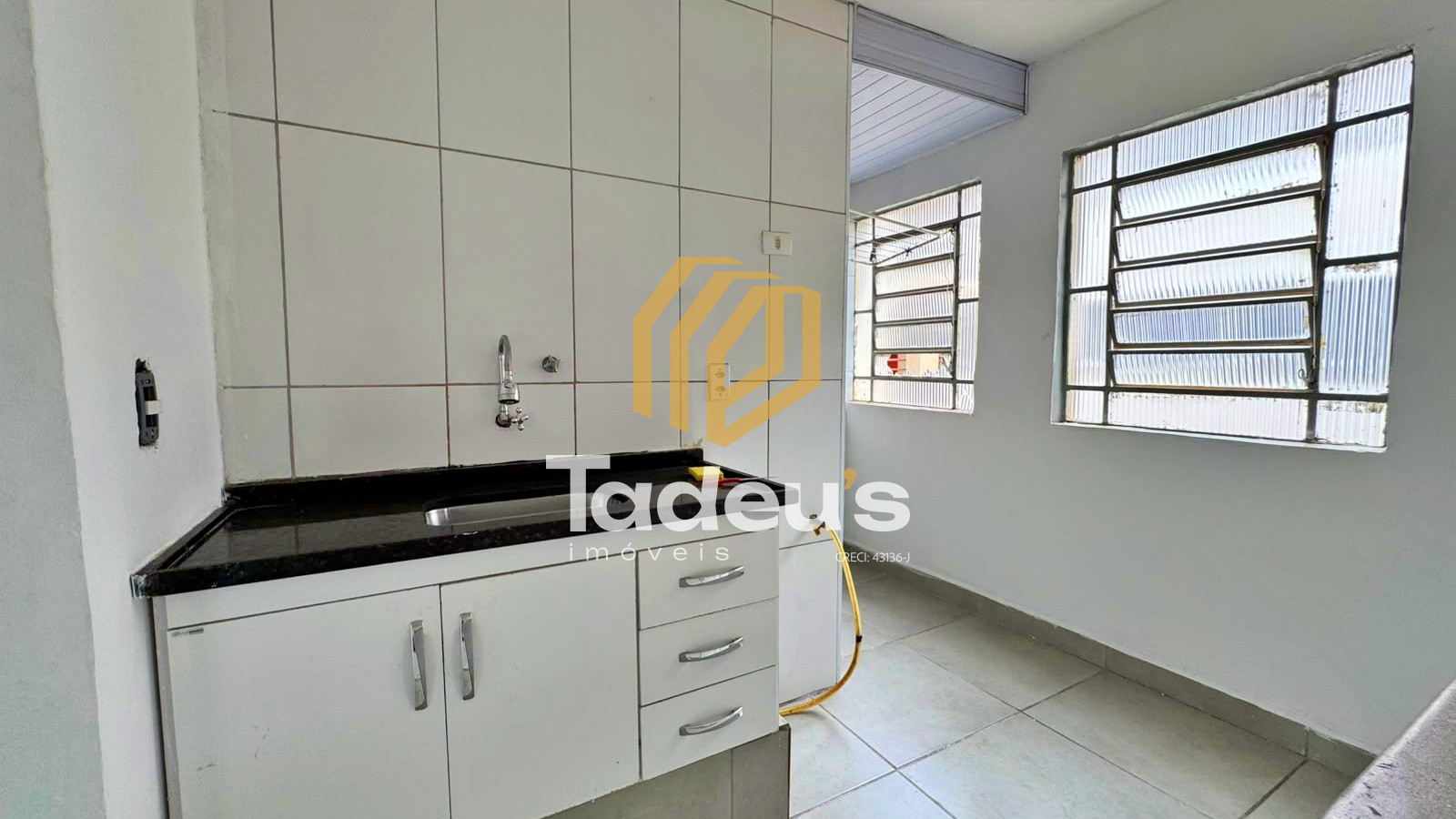 Apartamento em Conjunto Habitacional Roberto Romano