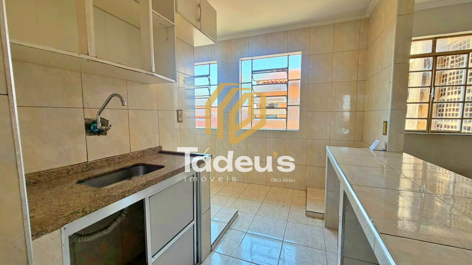 Apartamento em Conjunto Habitacional Roberto Romano
