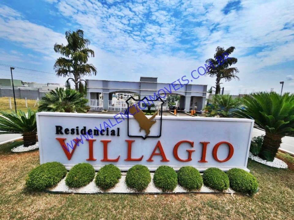 Casa em condomínio em Chácara Letônia