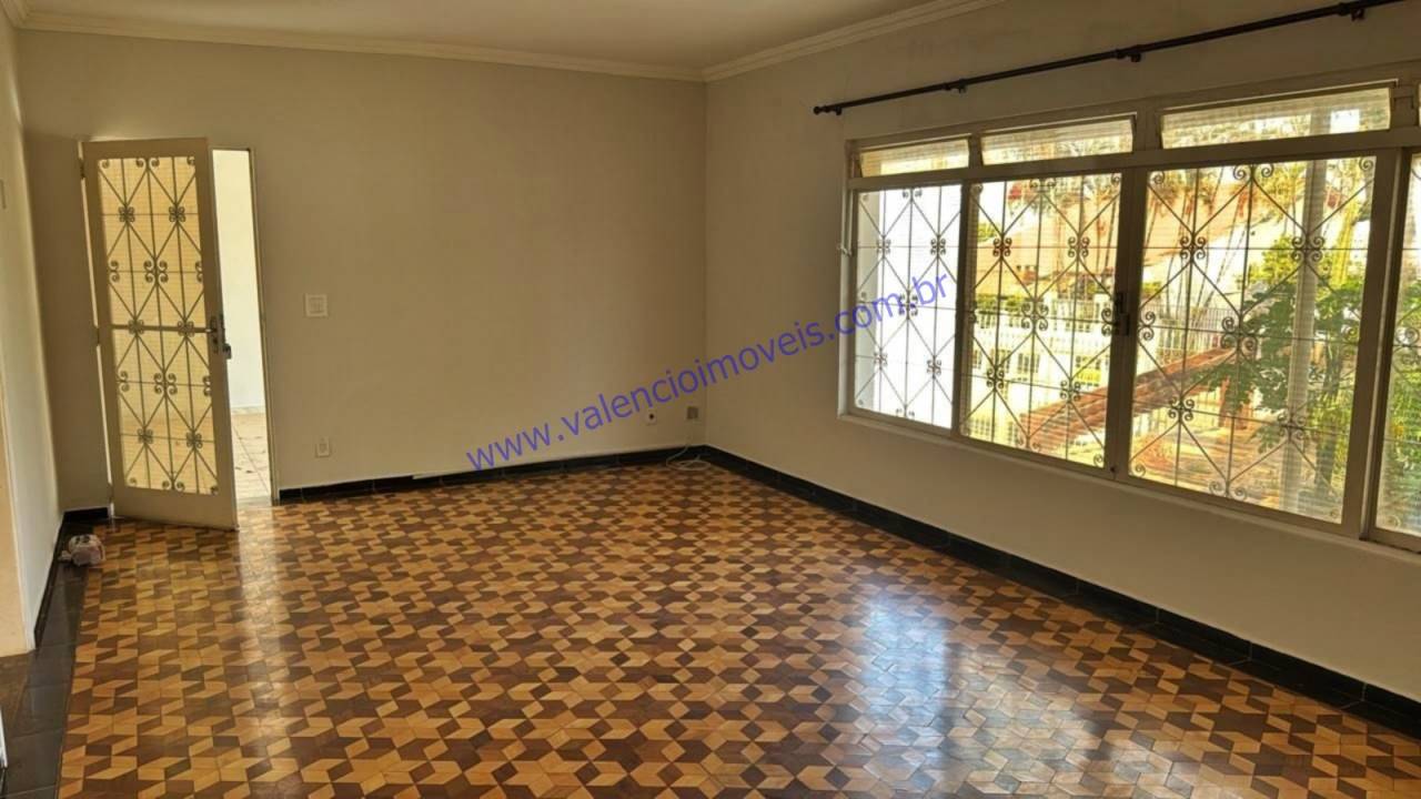Casa em Jardim Santana